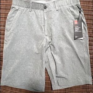 Under Armour Golf shorts NWT
